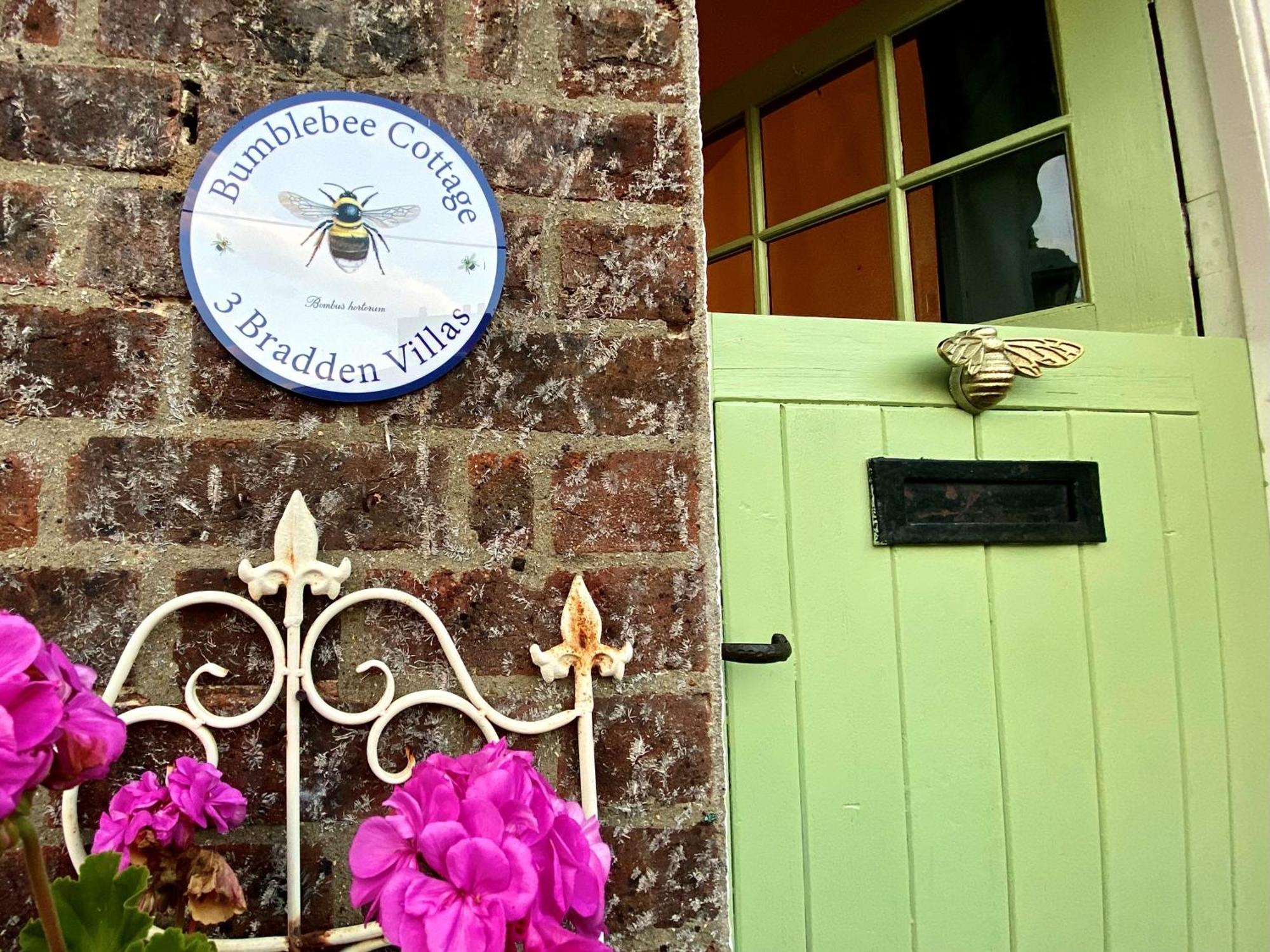 Bumblebee Cottage - Cosy Cottage In Area Of Outstanding Natural Beauty Hemel Hempstead Eksteriør billede