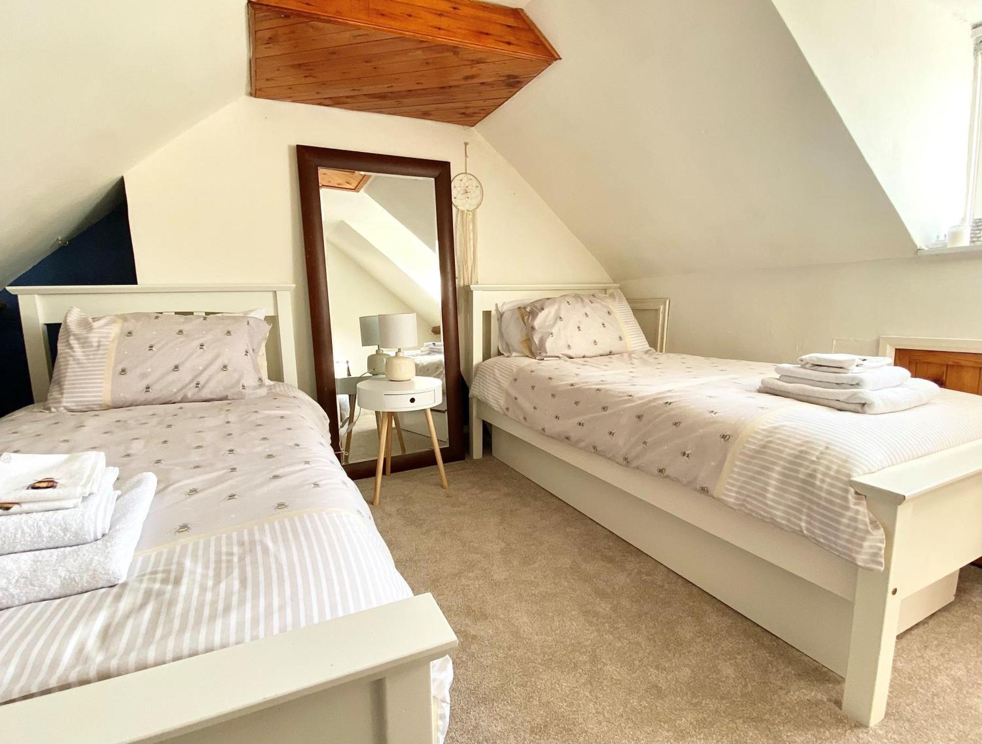 Bumblebee Cottage - Cosy Cottage In Area Of Outstanding Natural Beauty Hemel Hempstead Eksteriør billede